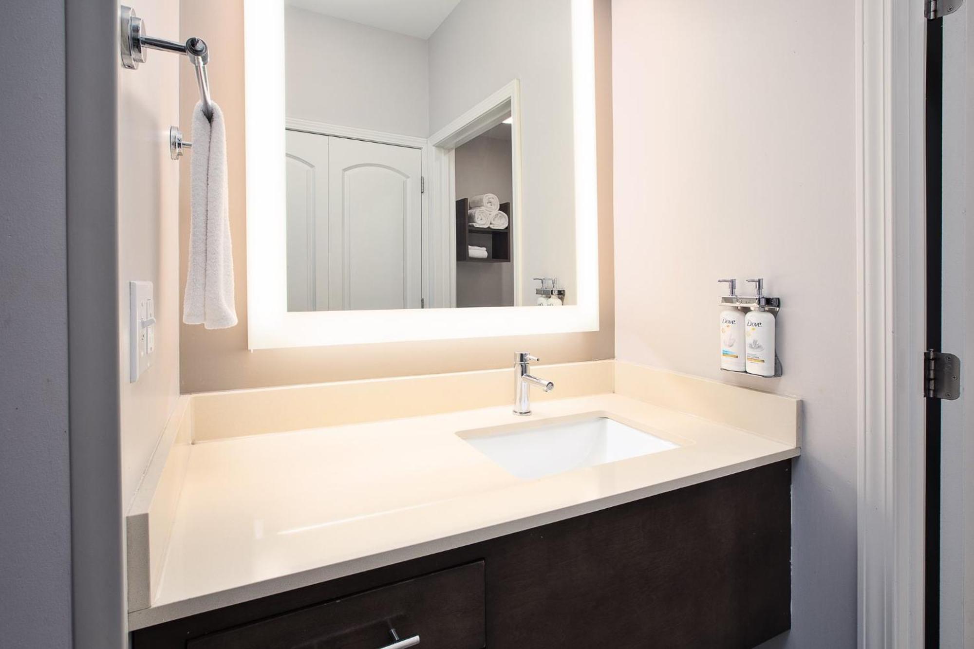 Staybridge Suites Auburn Hills By Ihg Bagian luar foto
